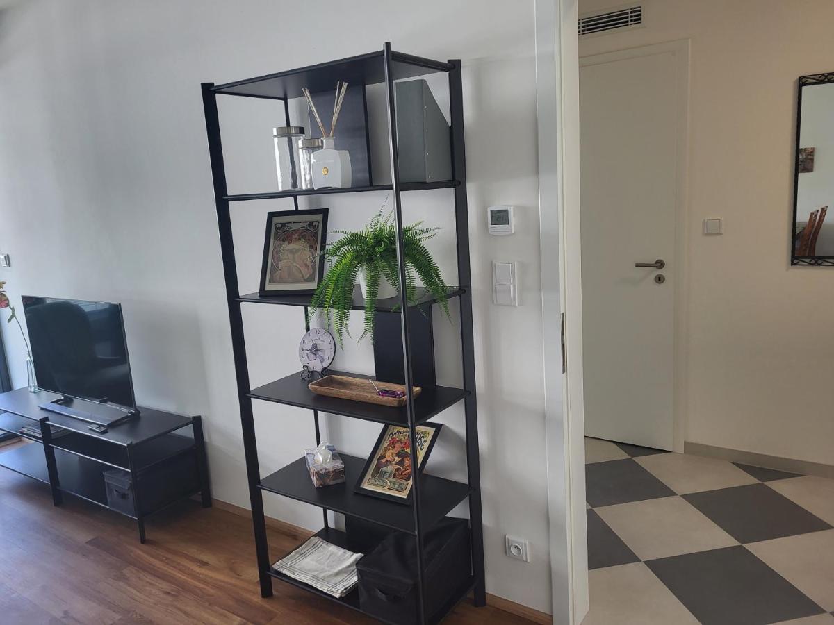 New Apartment In Karlin, Praha 8, Close To Center Praga Exterior foto